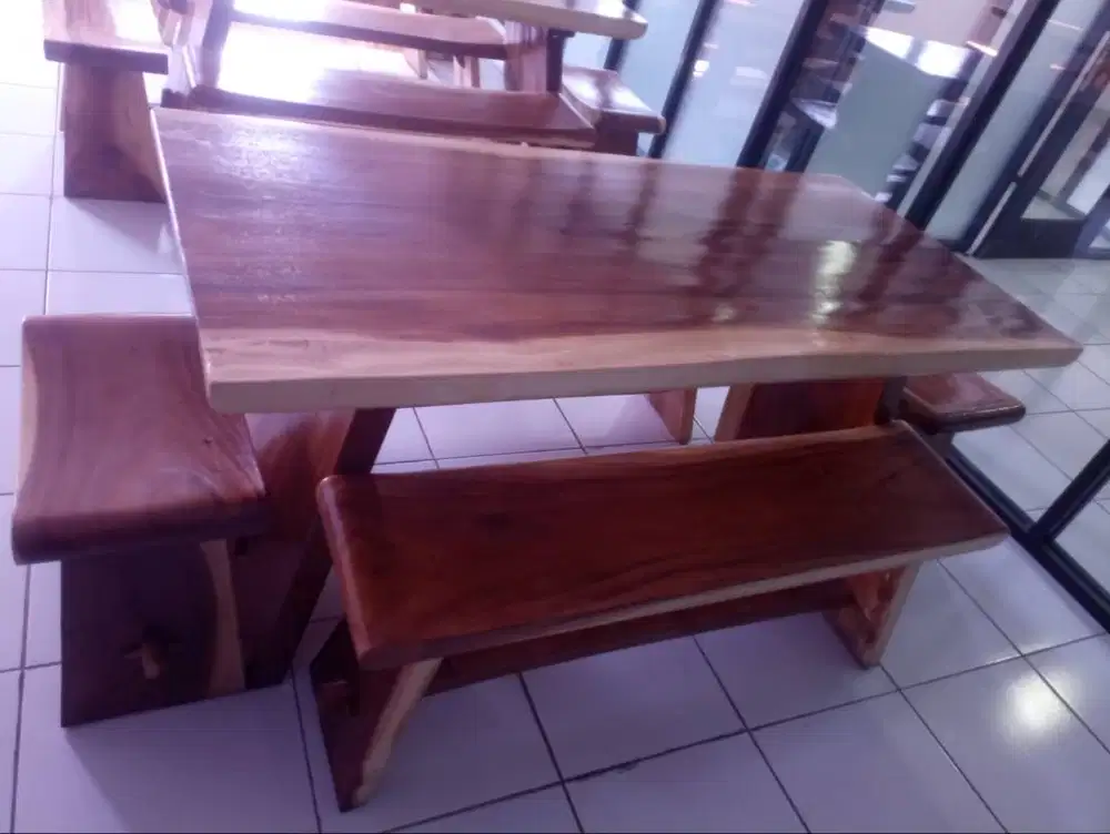 Meja kayu bagus