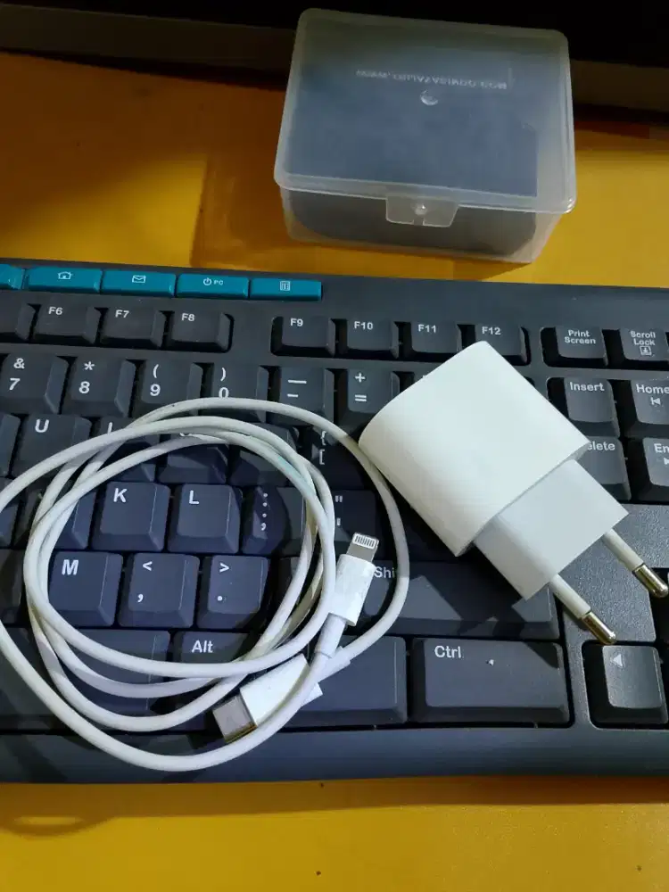 Charger iphone 13 Pro Max