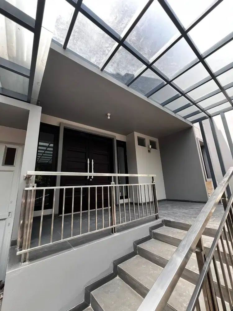 Dijual Rumah 2 Lantai Siap Huni di Batununggal Indah Bandung