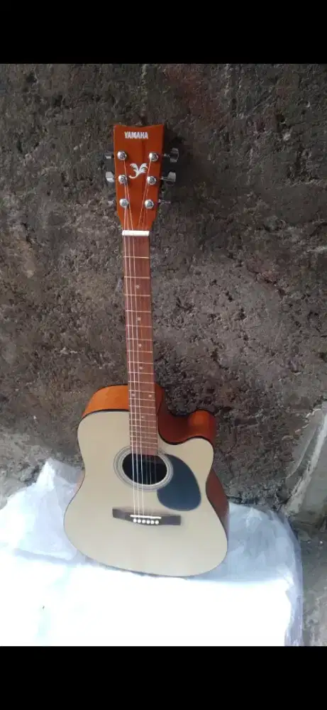 GITAR YAMAHA F310