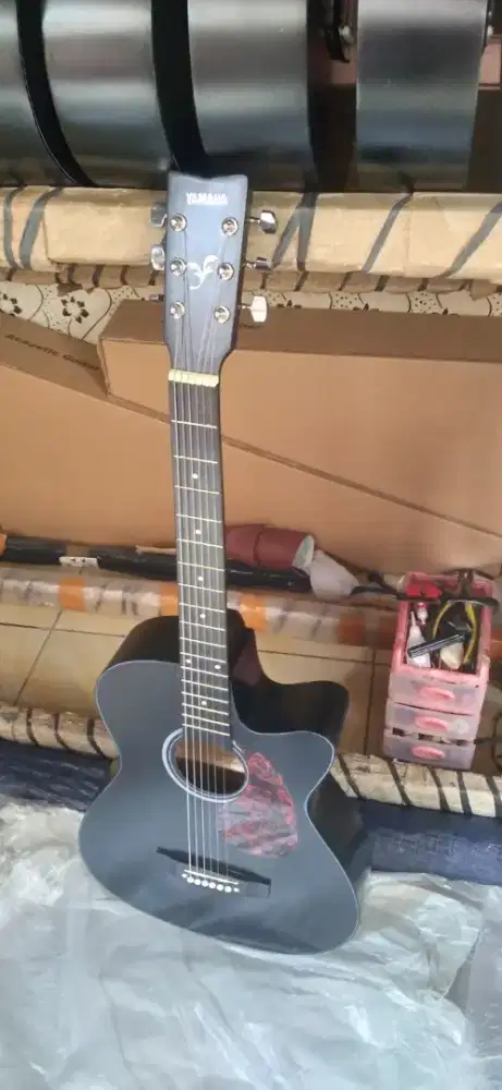 GITAR AKUSTIK MEDIUM