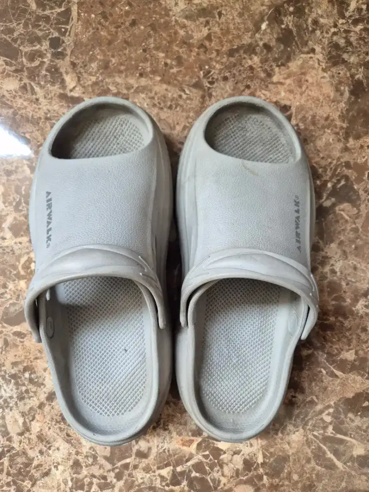 Sandal cowo merk Airwalk demetrius size 40 ori kondisi 95% no minus