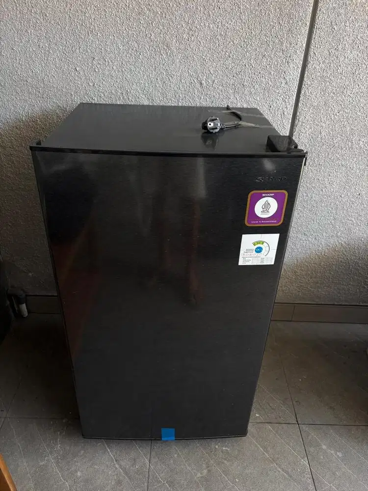 DIJUAL KULKAS SHARP SJ-N162 PEMAKAIAN BARU 6BULAN.