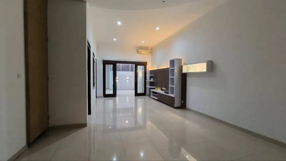 Dijual Rumah Semi Furnish di Batununggal Indah Bandung