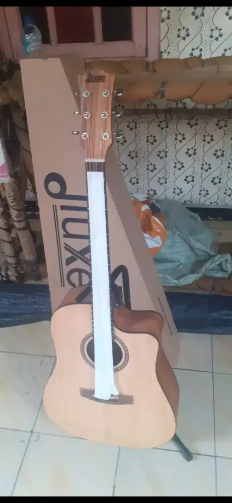 GITAR ORIGINAL DLUXE