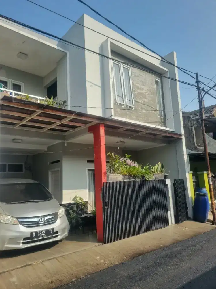 Rumah 2 lantai di Margahayu Raya Barat