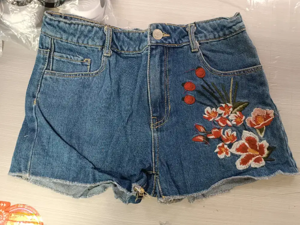 Celana Jeans pendek perempuan