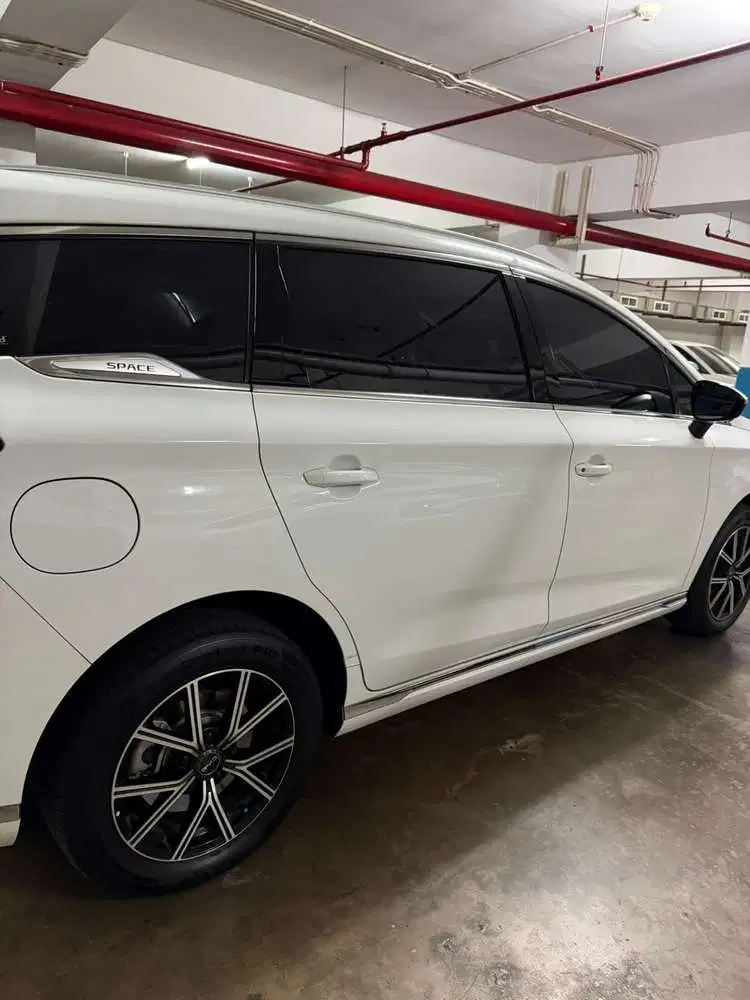 BYD M6 2024 Listrik