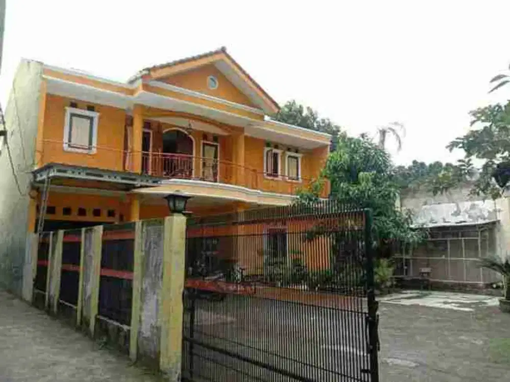 rumah untuk keluarga besar anti banjjir di Bintara nempel Duren sawit