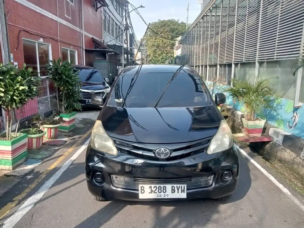 TOYOTA AVANZA 1.3 E MT tahun 2014