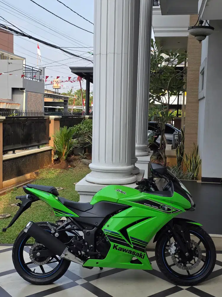 Kawasaki ninja 250 se 2011 last edition km 10 ribu gress