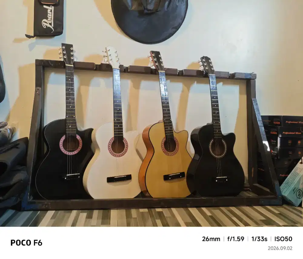 Gitar pemula yamaha 250rb aja
