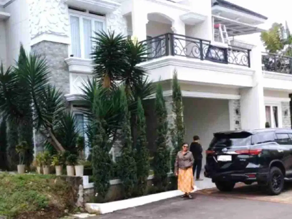 [FULL FURNISH] Villa Mewah 2 Lantai di Ratu Mansion Cipanas – Ada Ruang Karaoke & Kolam Anak