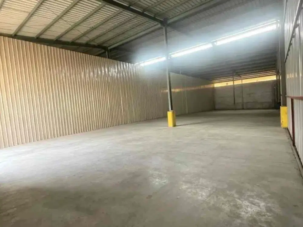 disewakan gudang batu ampar 
12x45=540m2 harga 350jtnego 
gudang golden bci batu ampar