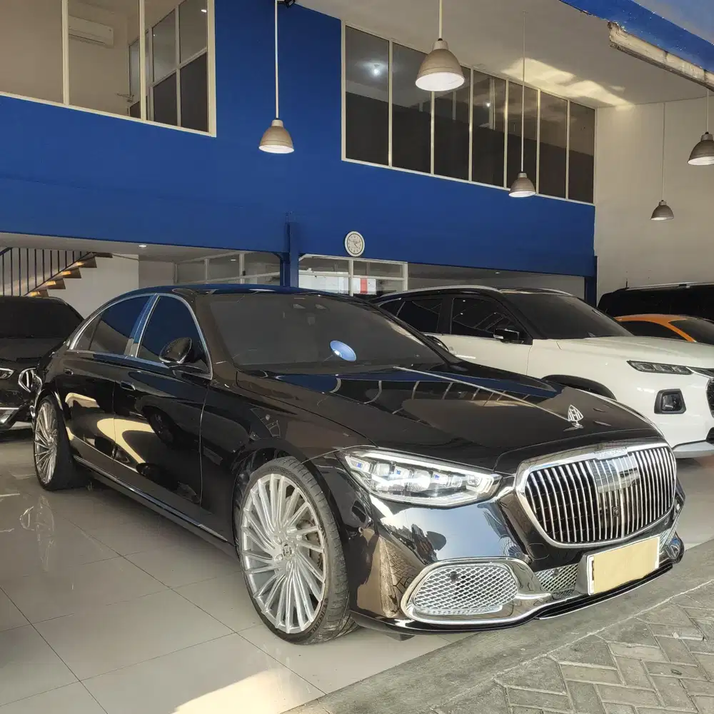 Only 8k miles Mercedes Benz S450L 2023 Upgrade S680 MAYBACH looks