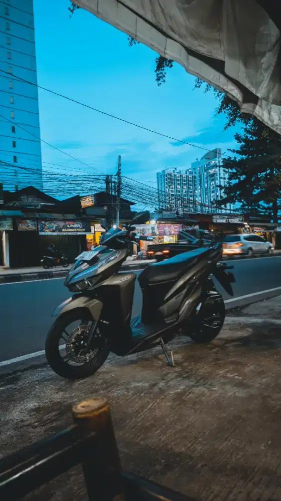 VARIO 150 BROWN 2021