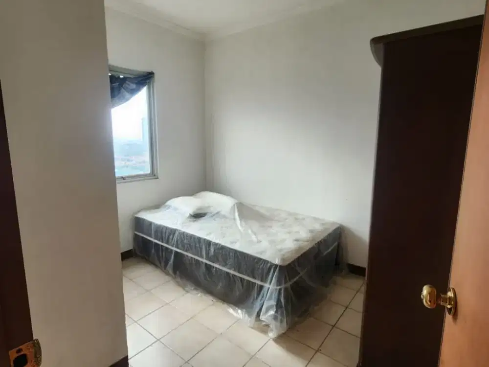 DIJUAL APARTEMEN MEDITERANIA KELAPA GADING TOWER C LANTAI TINGGI UNFURNISH