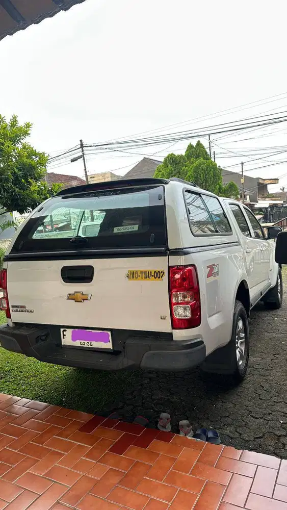 Chevrolet Colorado Double Cabin 4X4 LT FL1 tahun 2019 putih.