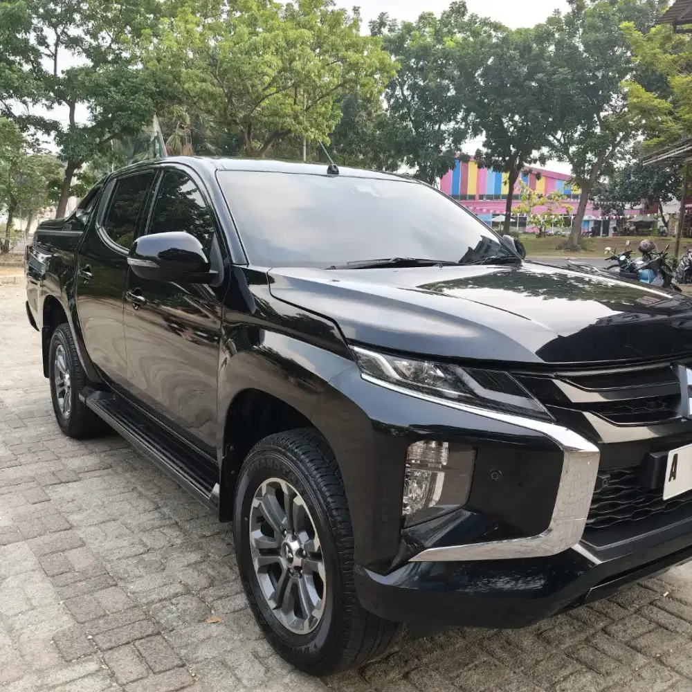 Mitsubishi triton ultimate 4x4 km 19rb