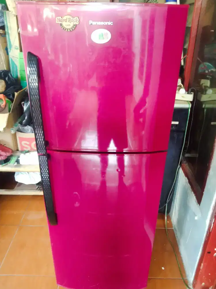Kulkas 2 pintu merek panasonic