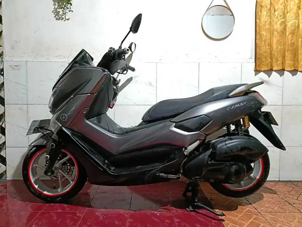 Nmax tahun 2015 full original/tt boleh gan cash lebih bagus