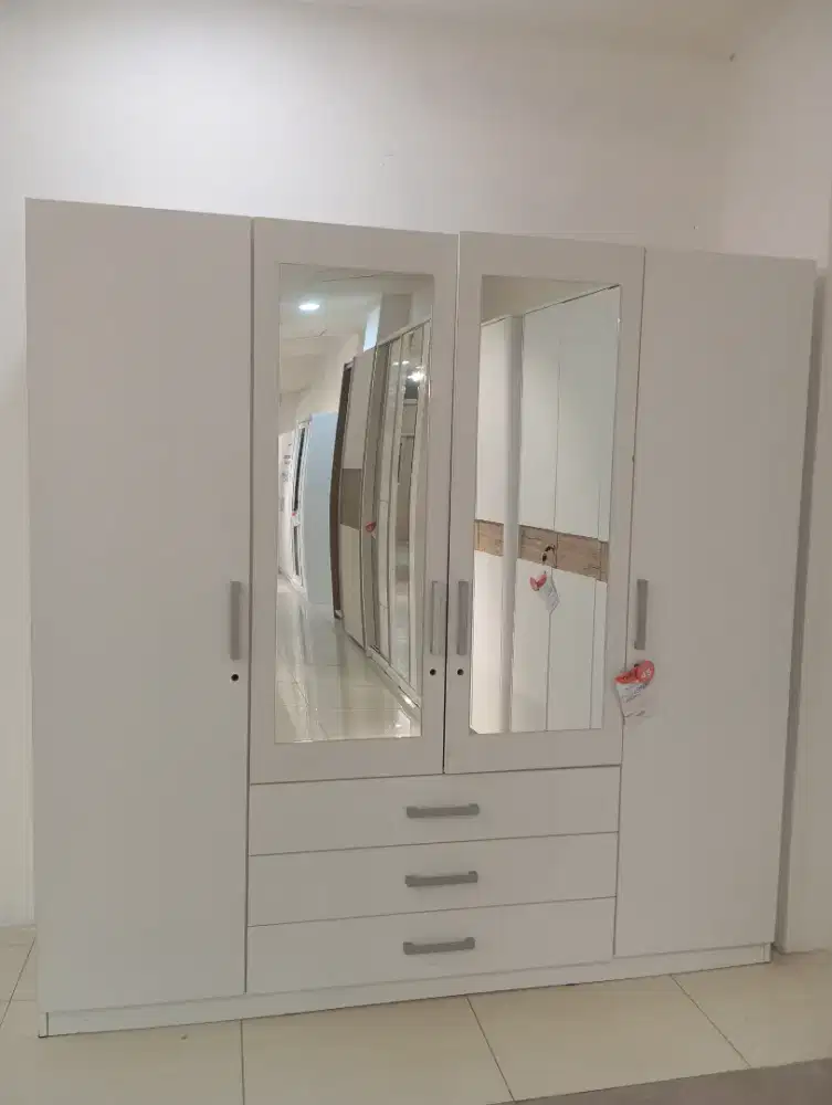Lemari pakaian 4 Pintu Vind