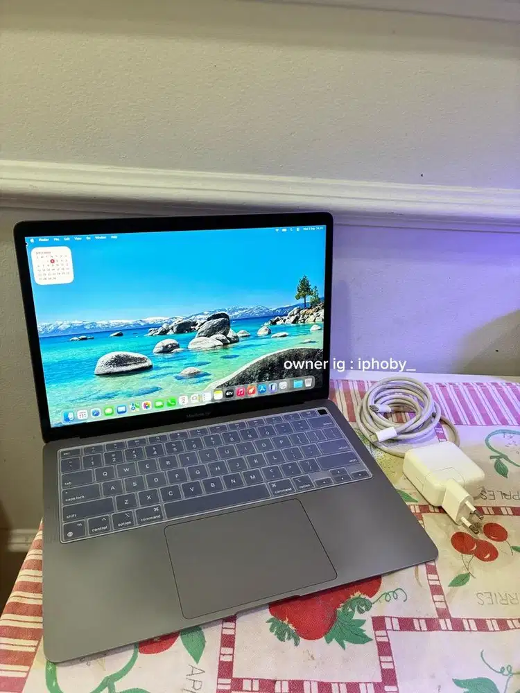 Macbook Air M1 8/256gb IBOX ex Kantor Like New