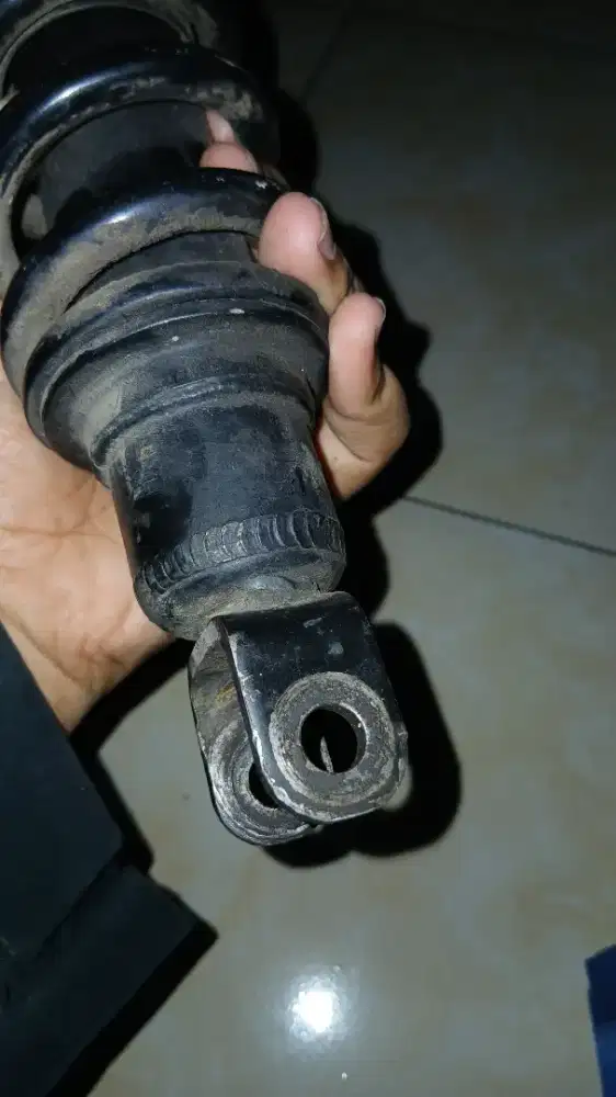 Shockbreaker belakang vixion old ori copotan