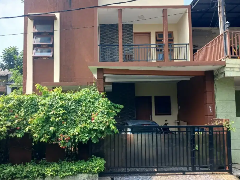 Rumah Minimalis 2,5 Lantai di kawasan premium Sentul