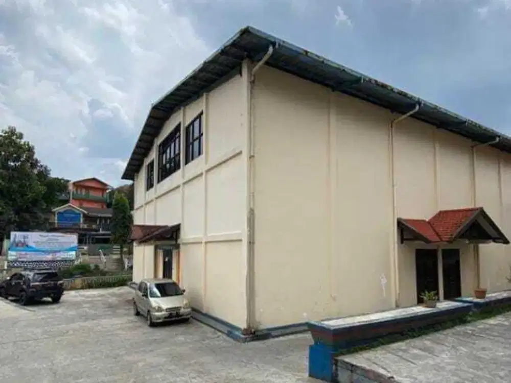 DILELANG Turun Harga Gedung Olahraga 2 lantai bagus MURAH di Jl. Giri Hiang