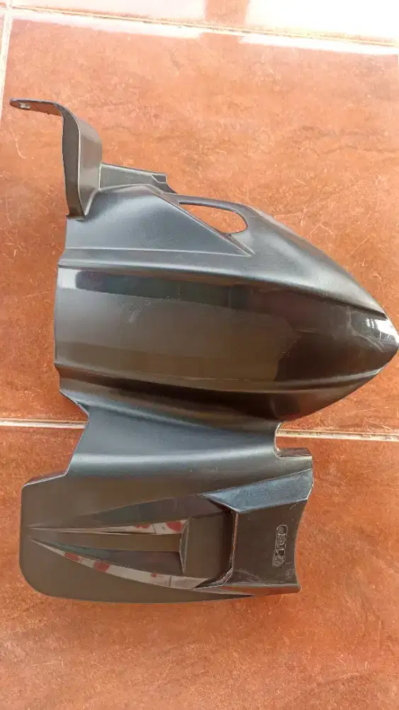 Hugger Spakbor Belakang Aerox New