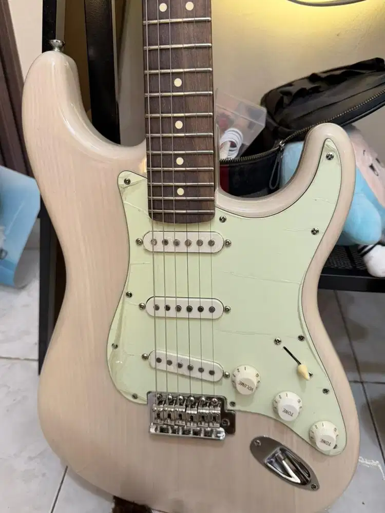 Gitar listrik fender custom
