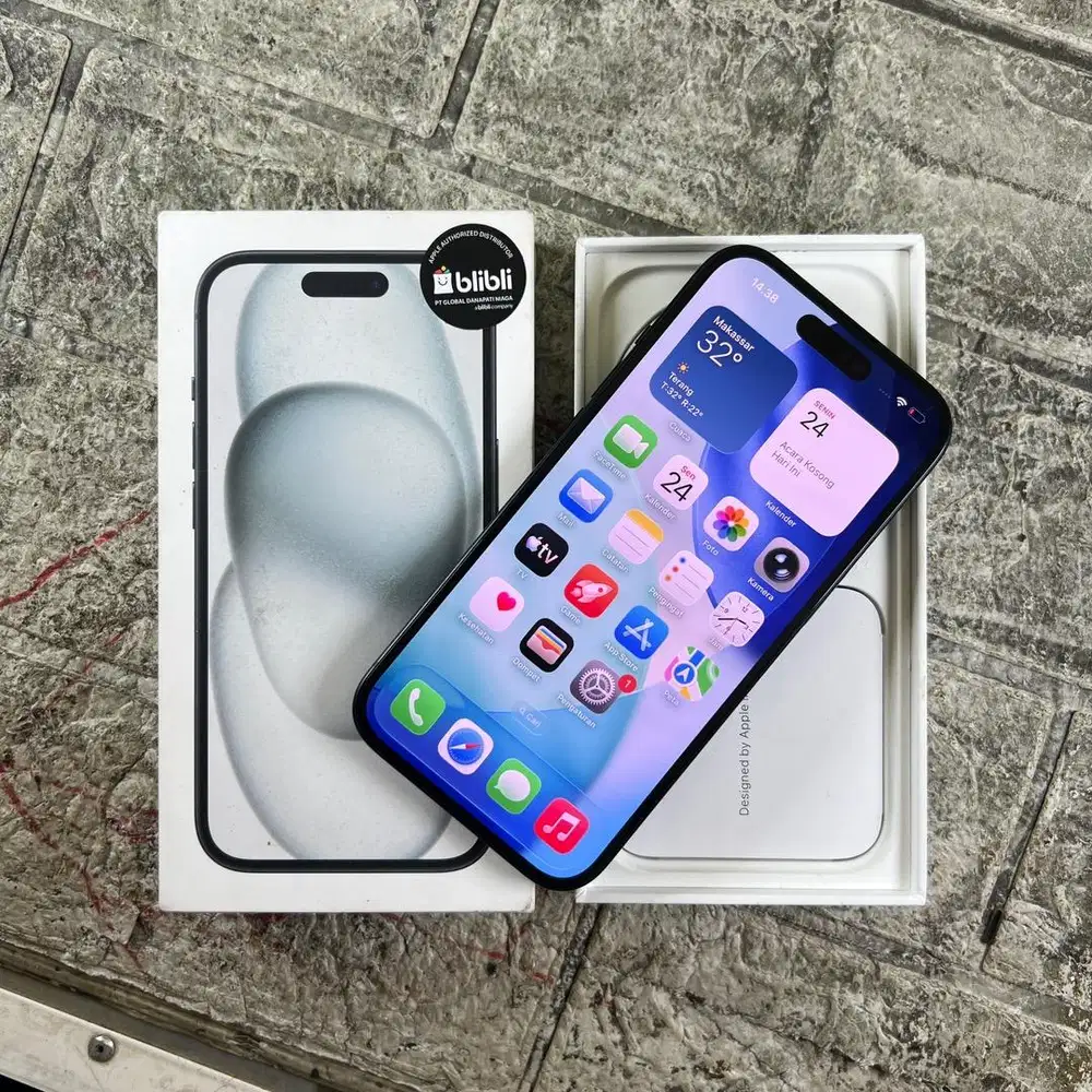 Iphone 15 basic 128 gb ibox pemakaian terawat bh 100