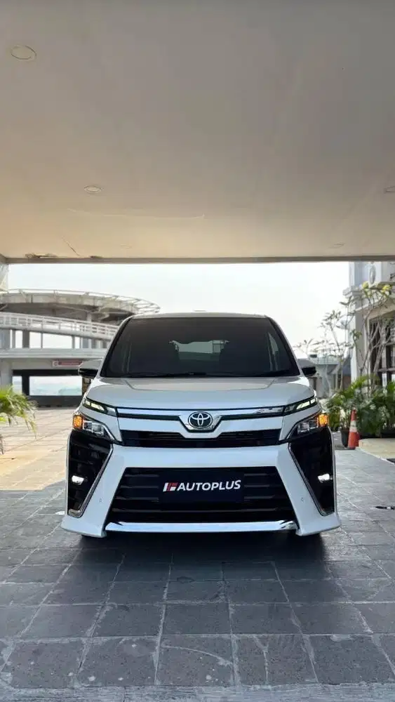 Km 46rb Toyota Voxy 2.0 A/T 2019