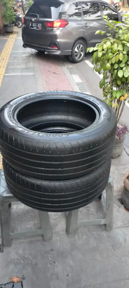 2ban BMW Mercy 225/55/R17 Goodjyear Eagle F1 RFT 90% nik 2025 hub Wa