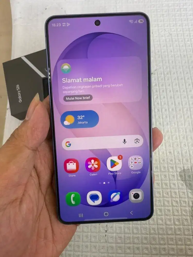 Samsung Galaxy S26 12/256 second