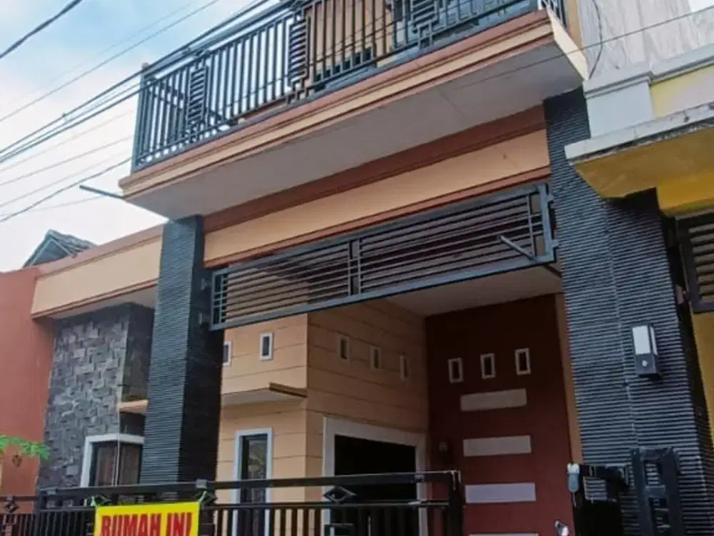 Rumah 2 Lantai Perum Pondok Wage Indah Wage Taman Sidoarjo