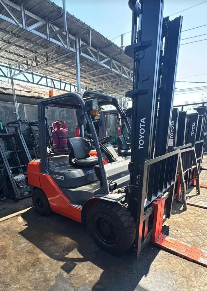 Forklift Toyota 3 Ton Mast 4,5 Meter Gasoline