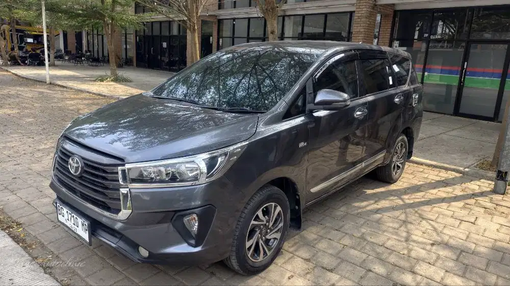 Innova Reborn Luxury G M/T 2021