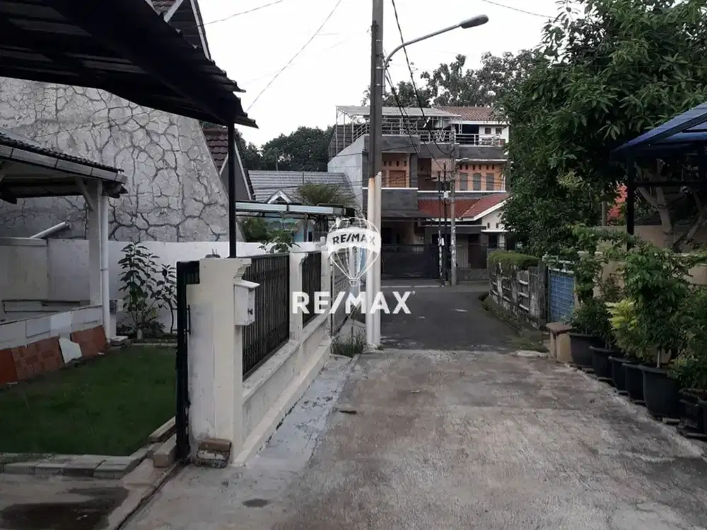 DIJUAL RUMAH DI PERUMAHAN SARUA MAKMUR CIPUTAT