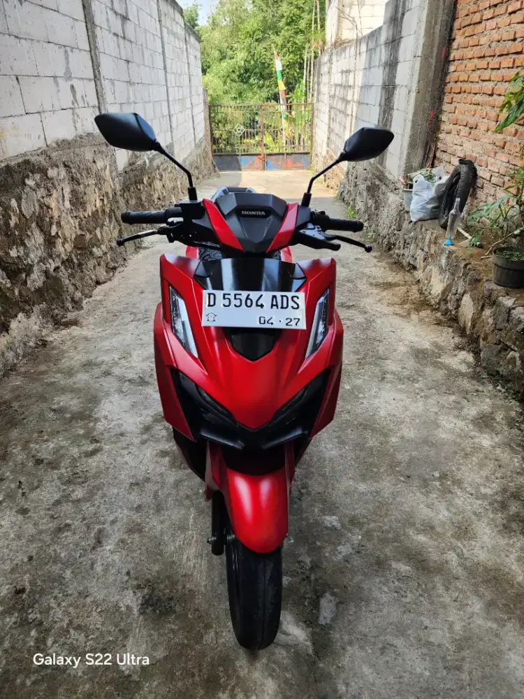 Vario 160 CBS tahun 2022, merah doff