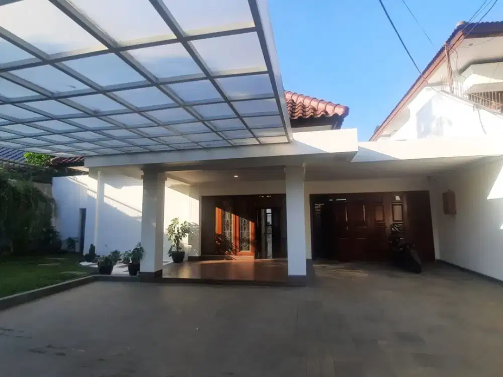 Disewakan Cepat Rumah Siap Huni Bagus 2 Lantai di Menteng, Jakarta Pusat