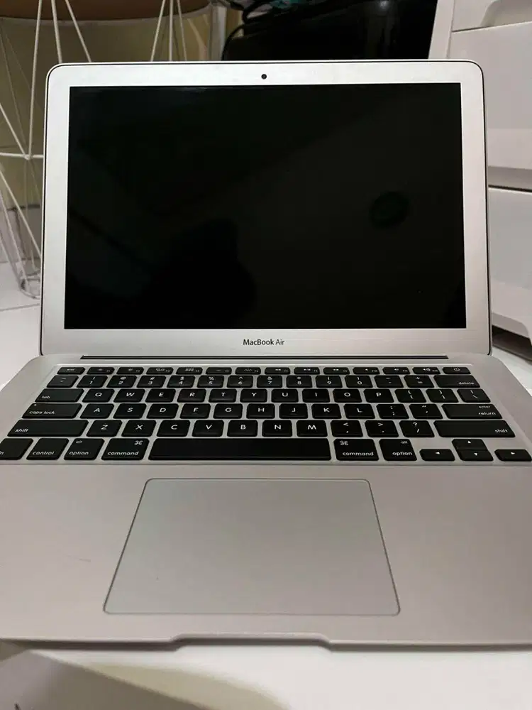 Macbook Air 13, tahun 2017, Core i5 SSD 128GB RAM 8GB