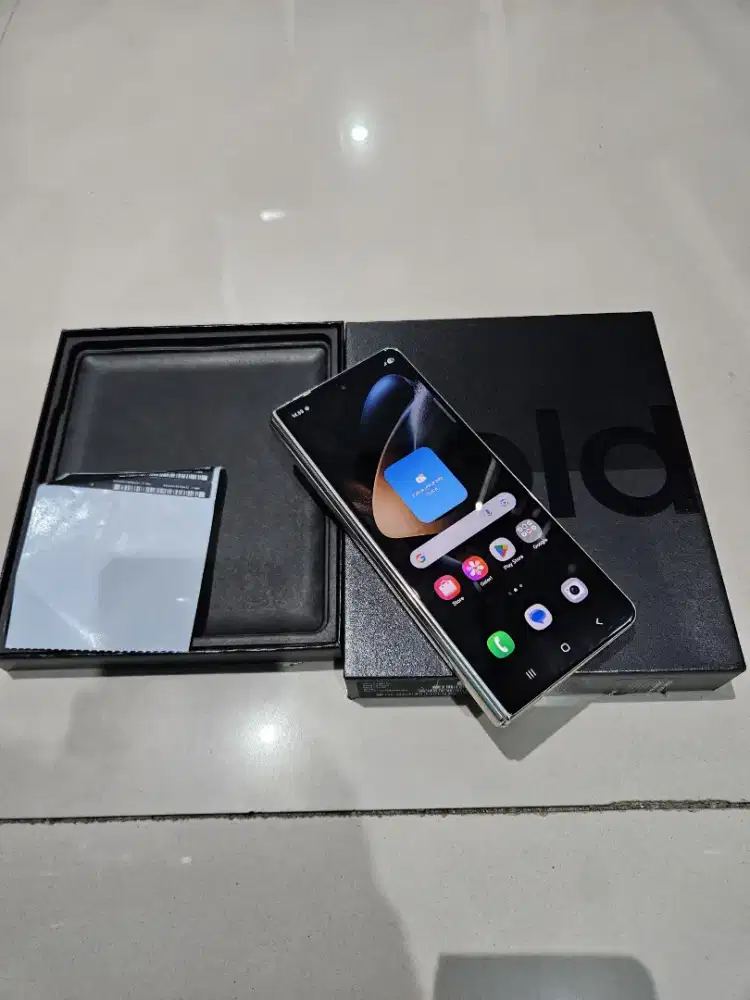Hp Samsung Z Fold 4. Ram 12/256 Gb  Fullset ori sein.
