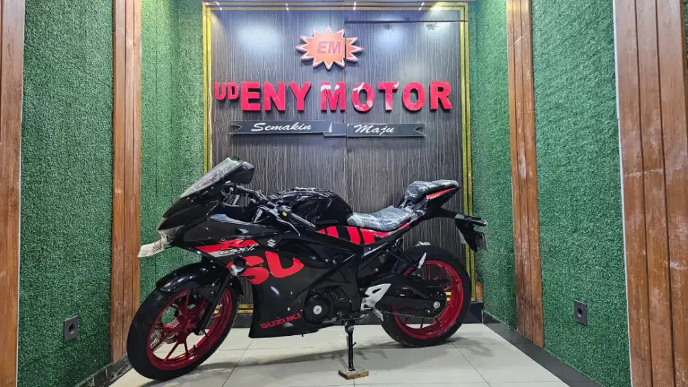 UD ENY MOTOR - Suzuki GSX R Keyless thn 2018 mulus