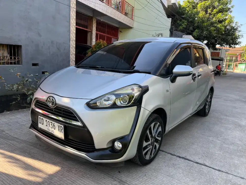 Dijual Mobil Toyota Sienta G Manual Th 2017 pemakaian pribadi mulus