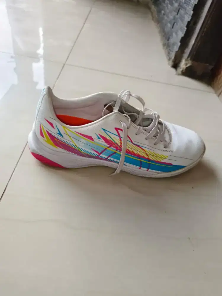 Merek sepatu levion v6