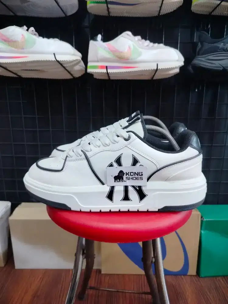 SEPATU MLB CUNGKY LINER NY WHITE BLACK