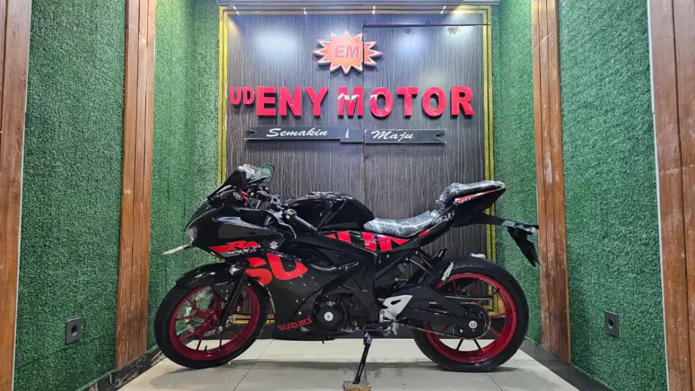UD ENY MOTOR - Suzuki GSX R Keyless thn 2018 mulus