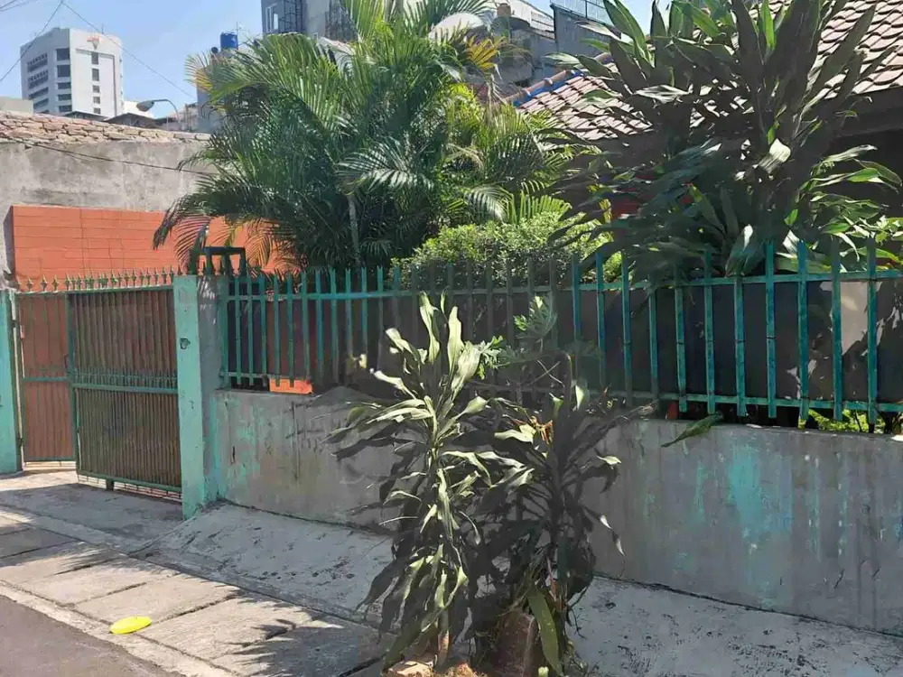 DIJUAL RUMAH PREMIUM – LOKASI SUPER STRATEGIS DI JANTUNG IBU KOTA di Jl. Menteng, Kebon Sirih, Jakarta Pusat.